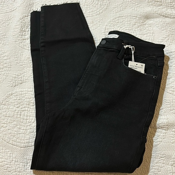 Good American Good Waist Crop. NWT. 8/29 - Picture 1 of 9